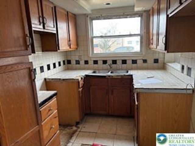 1527 Livingston Street, Bethlehem City, PA 18017