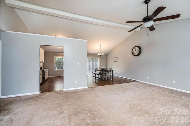 4158 Arrowhead Drive NE, Hickory, NC 28601