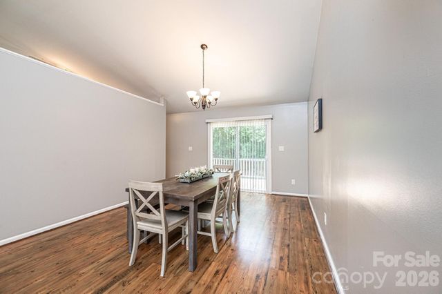 4158 Arrowhead Drive NE, Hickory, NC 28601