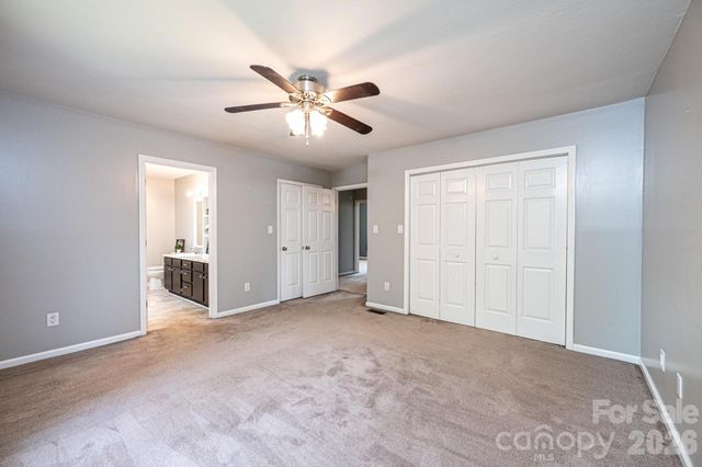 4158 Arrowhead Drive NE, Hickory, NC 28601