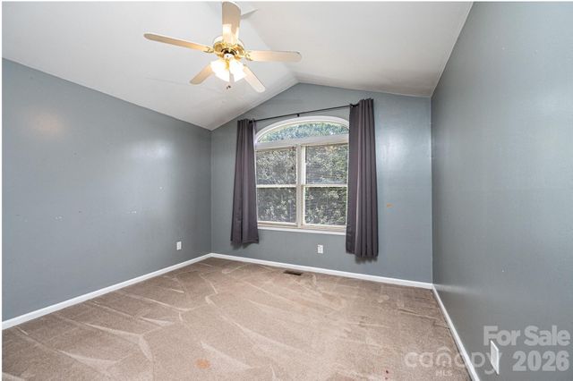 4158 Arrowhead Drive NE, Hickory, NC 28601