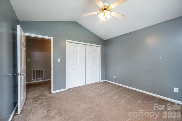 4158 Arrowhead Drive NE, Hickory, NC 28601