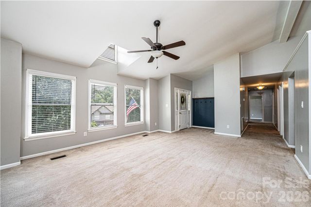 4158 Arrowhead Drive NE, Hickory, NC 28601