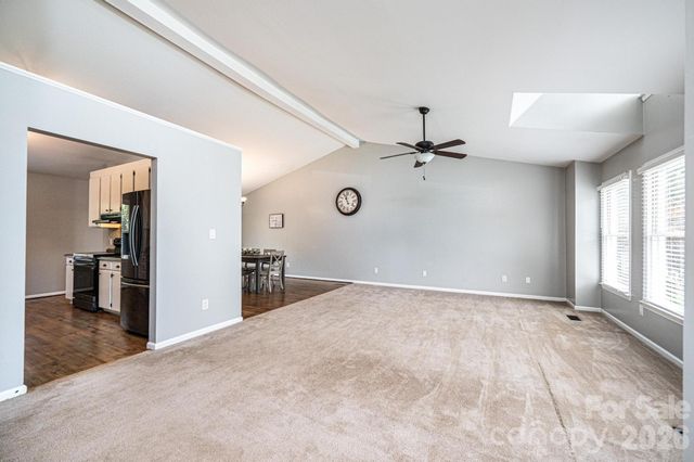 4158 Arrowhead Drive NE, Hickory, NC 28601