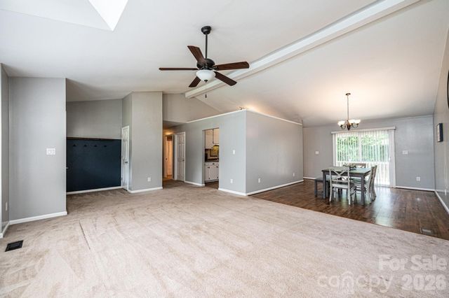 4158 Arrowhead Drive NE, Hickory, NC 28601