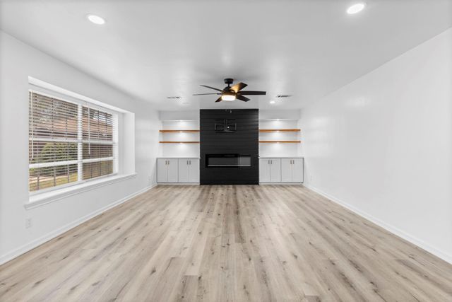 5206 Lodge Creek Dr Drive, Houston, TX 77066