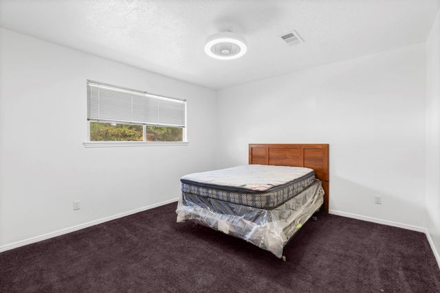 5206 Lodge Creek Dr Drive, Houston, TX 77066