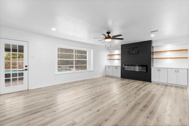 5206 Lodge Creek Dr Drive, Houston, TX 77066