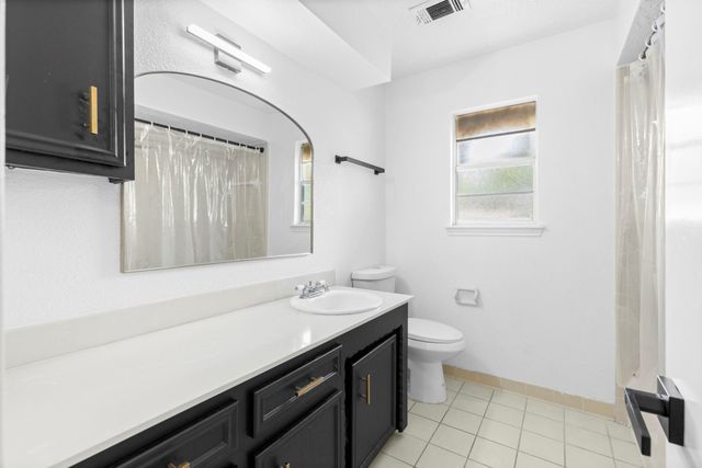 5206 Lodge Creek Dr Drive, Houston, TX 77066