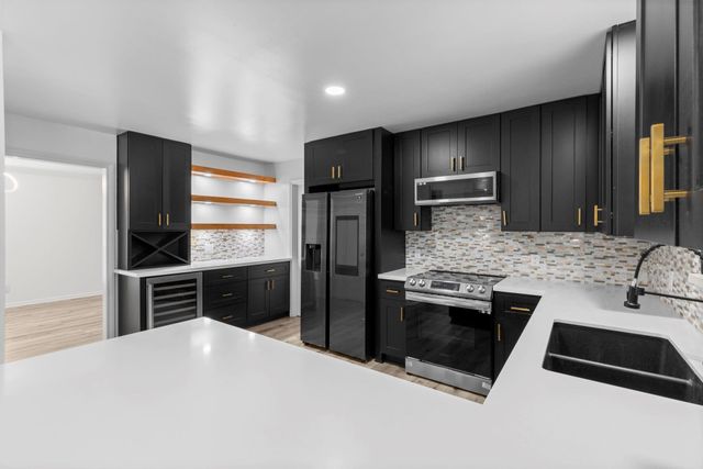 5206 Lodge Creek Dr Drive, Houston, TX 77066