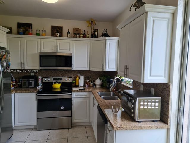 13827 SW 274th Ter, Homestead, FL 33032