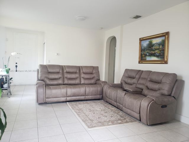 13827 SW 274th Ter, Homestead, FL 33032