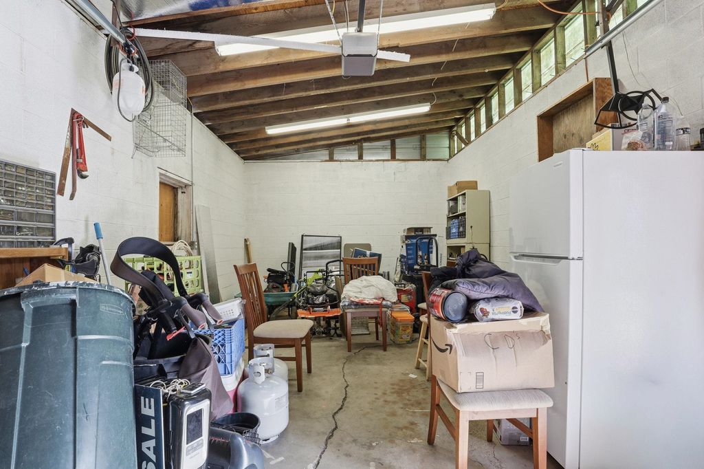 321 S Crosby St, Tekoa, WA 99033 photo 4