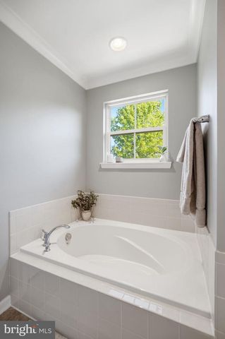 9467 MERRIMONT TRACE CIR, Bristow, VA 20136