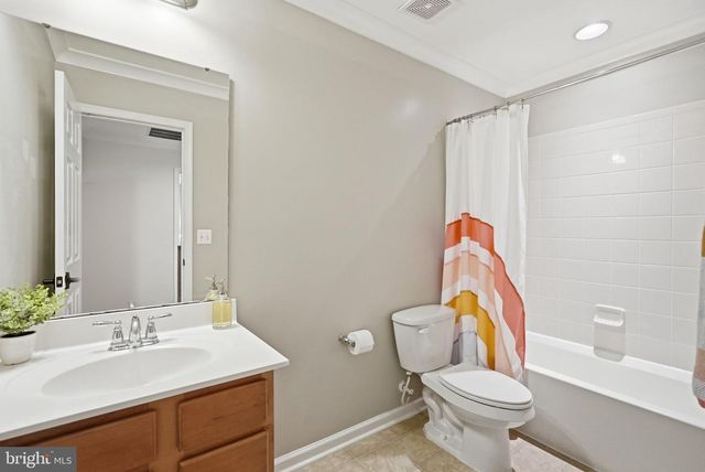 9467 MERRIMONT TRACE CIR, Bristow, VA 20136