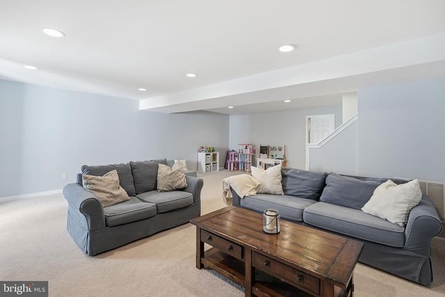 9467 MERRIMONT TRACE CIR, Bristow, VA 20136