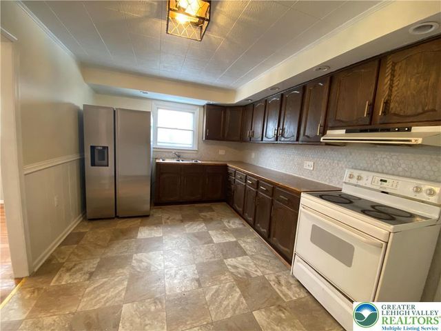 2121 Schoenersville Road, Bethlehem City, PA 18018