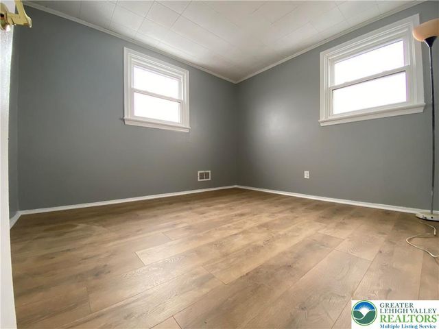 2121 Schoenersville Road, Bethlehem City, PA 18018