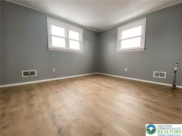 2121 Schoenersville Road, Bethlehem City, PA 18018