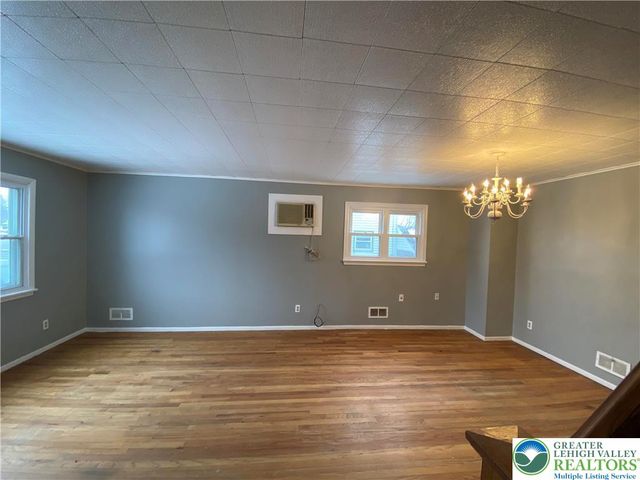 2121 Schoenersville Road, Bethlehem City, PA 18018