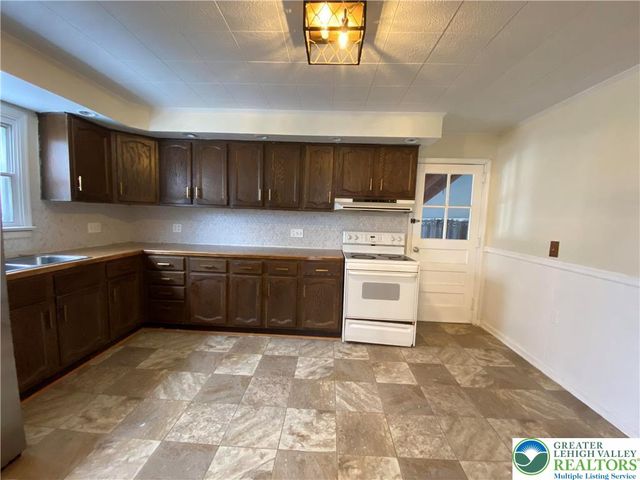 2121 Schoenersville Road, Bethlehem City, PA 18018