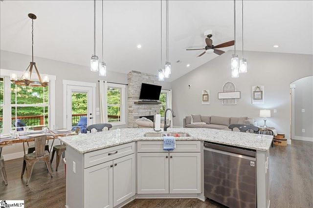 3044 English Cottage Way, Boiling Springs, SC 29316