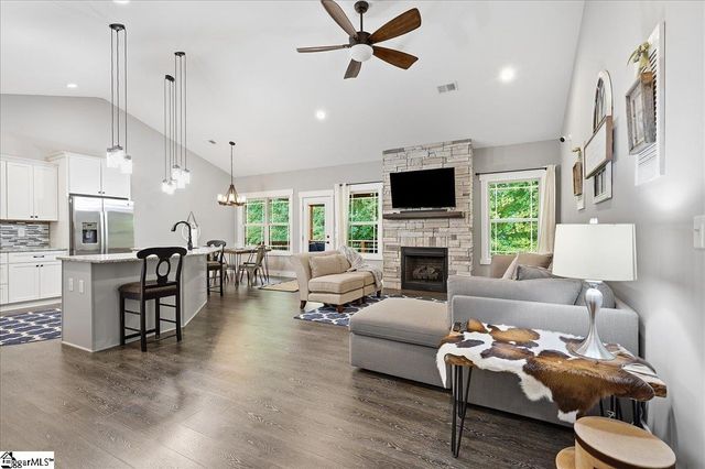 3044 English Cottage Way, Boiling Springs, SC 29316