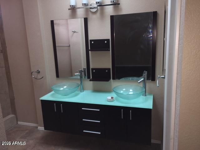 506 W DENNIS Court, Tempe, AZ 85283