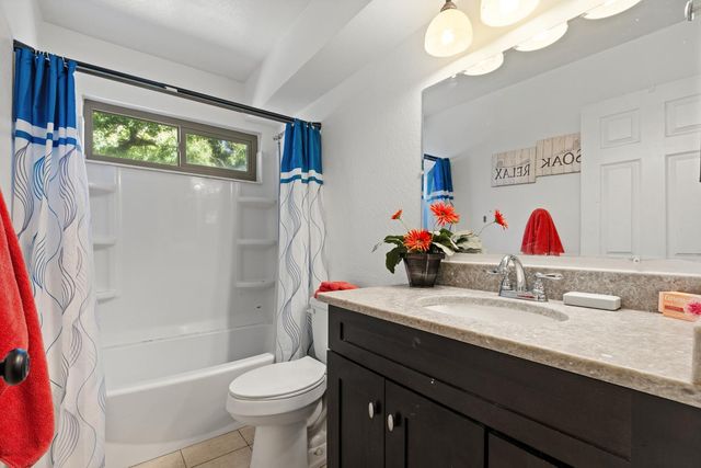 876 Rutledge Dr, Lodi, CA 95242