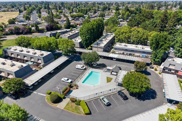 876 Rutledge Dr, Lodi, CA 95242