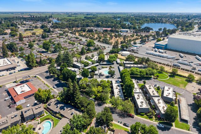 876 Rutledge Dr, Lodi, CA 95242