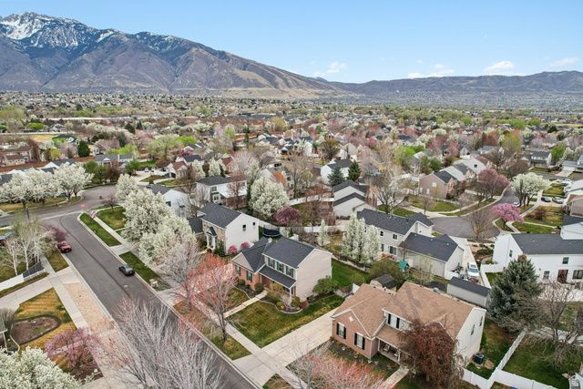 392 CRANBERRY HILL DR, Draper, UT 84020