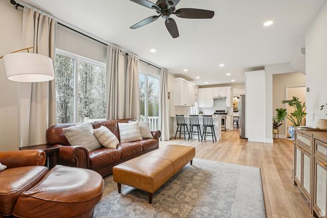 392 CRANBERRY HILL DR, Draper, UT 84020