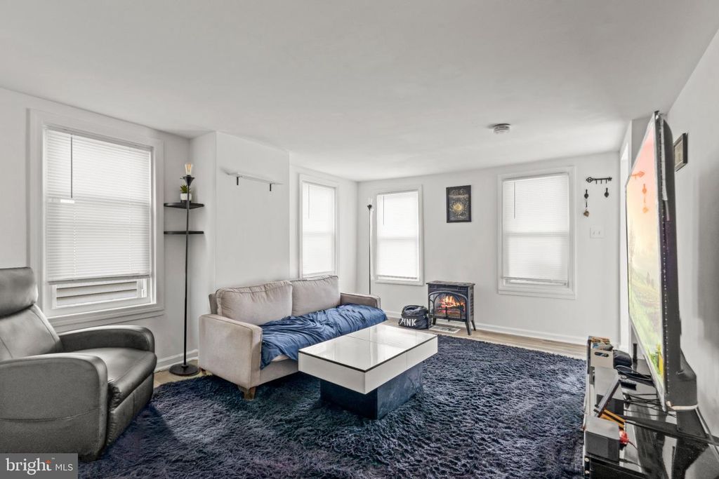 443 WOOD ST, BURLINGTON, NJ 08016 — photo 2