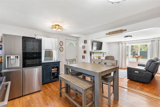 39 Oakland Drive, West Warwick, RI 02893