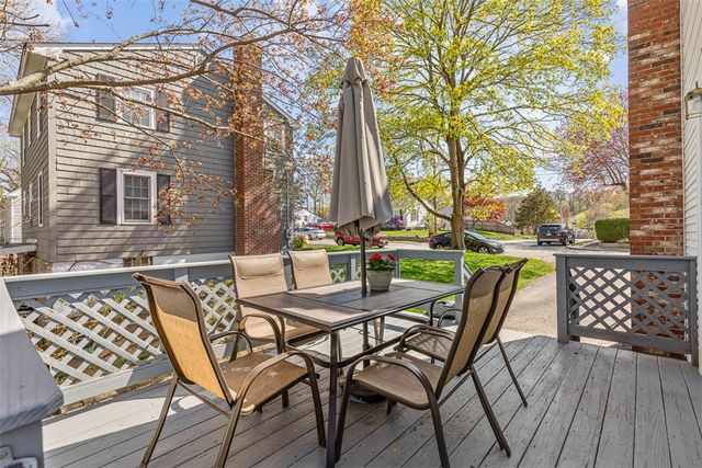 39 Oakland Drive, West Warwick, RI 02893