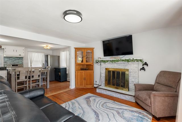 39 Oakland Drive, West Warwick, RI 02893