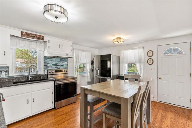 39 Oakland Drive, West Warwick, RI 02893