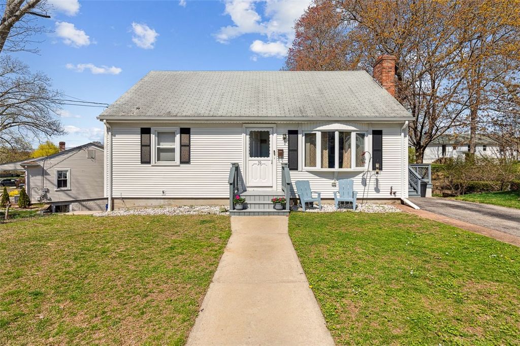 39 Oakland Drive, West Warwick, RI 02893