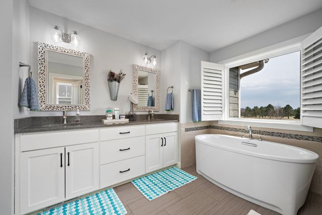 12575 Foxhill Avenue N, Hugo, MN 55038