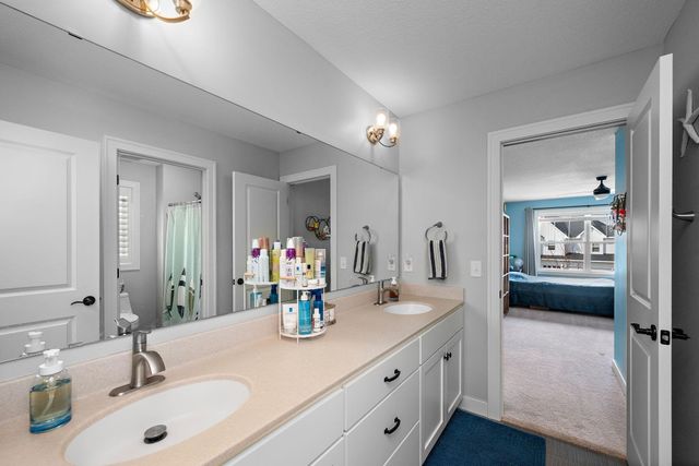 12575 Foxhill Avenue N, Hugo, MN 55038