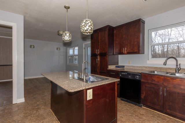 343 Private Road 2018, West Plains, MO 65775