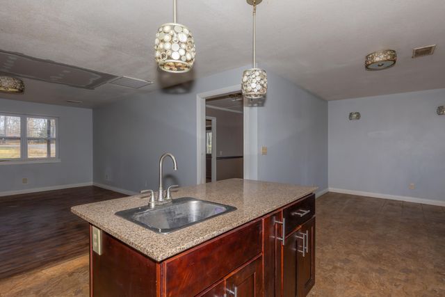 343 Private Road 2018, West Plains, MO 65775