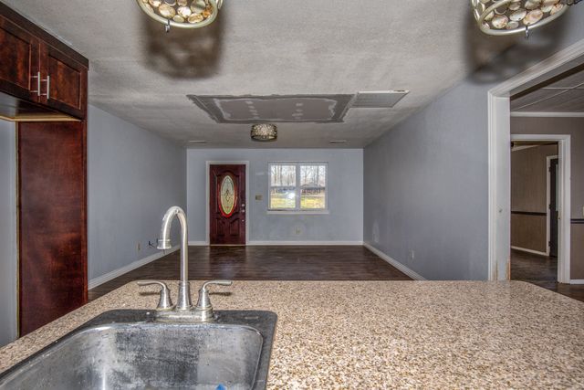 343 Private Road 2018, West Plains, MO 65775