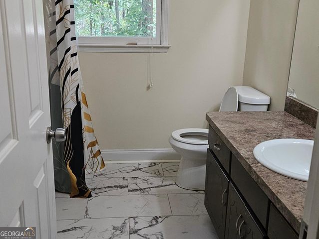 732 Country Lake Drive, Hampton, GA 30228