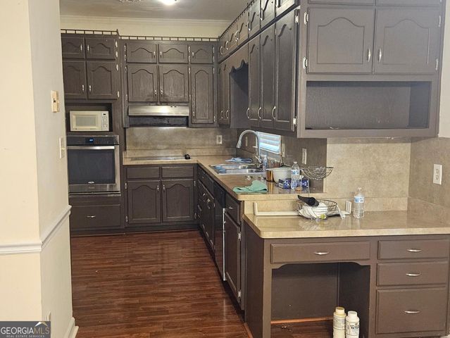 732 Country Lake Drive, Hampton, GA 30228