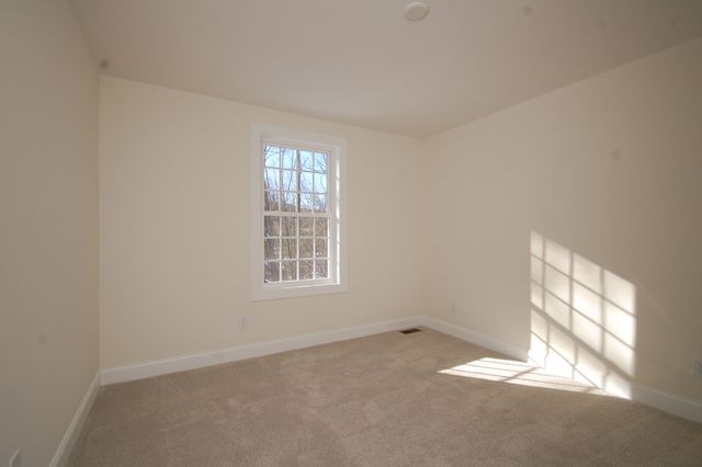 7B Dearborn Circle, Goffstown, NH 03045