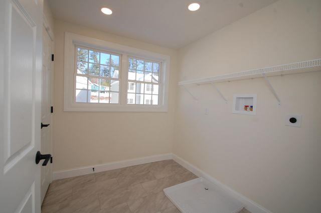 7B Dearborn Circle, Goffstown, NH 03045