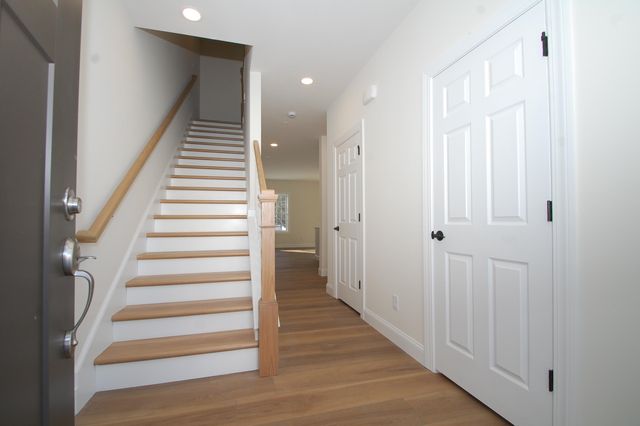 7B Dearborn Circle, Goffstown, NH 03045