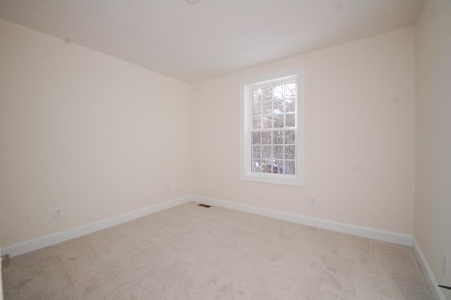 7B Dearborn Circle, Goffstown, NH 03045